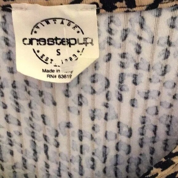 One Step Up Animal Print Long Sleeve Bodysuit Sz S - Picture 3 of 4